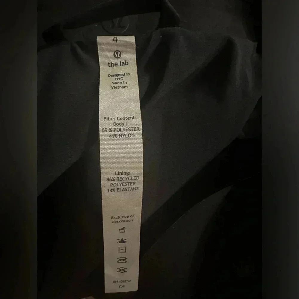 Lululemon Athletica the lab black coat size 4